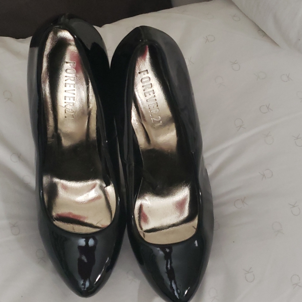 High heels - Picture 3 of 4